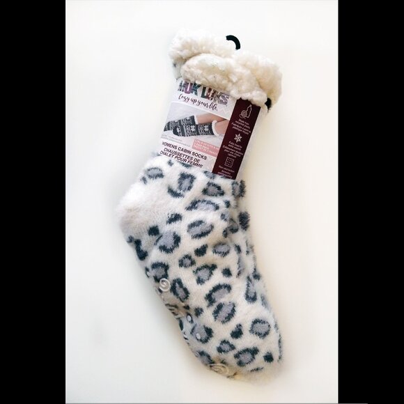 Muk Luks Women's Cozy Cabin Socks, 2 Pair, Fits Shoe Size 8-10 - Picture 1 of 7